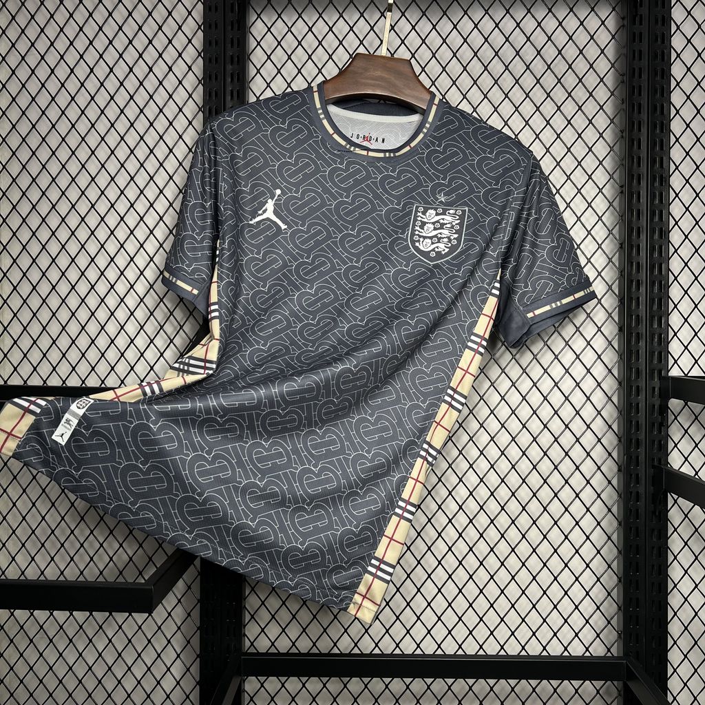 Angleterre maillot foot concept Burberry 2024 2025€14.99