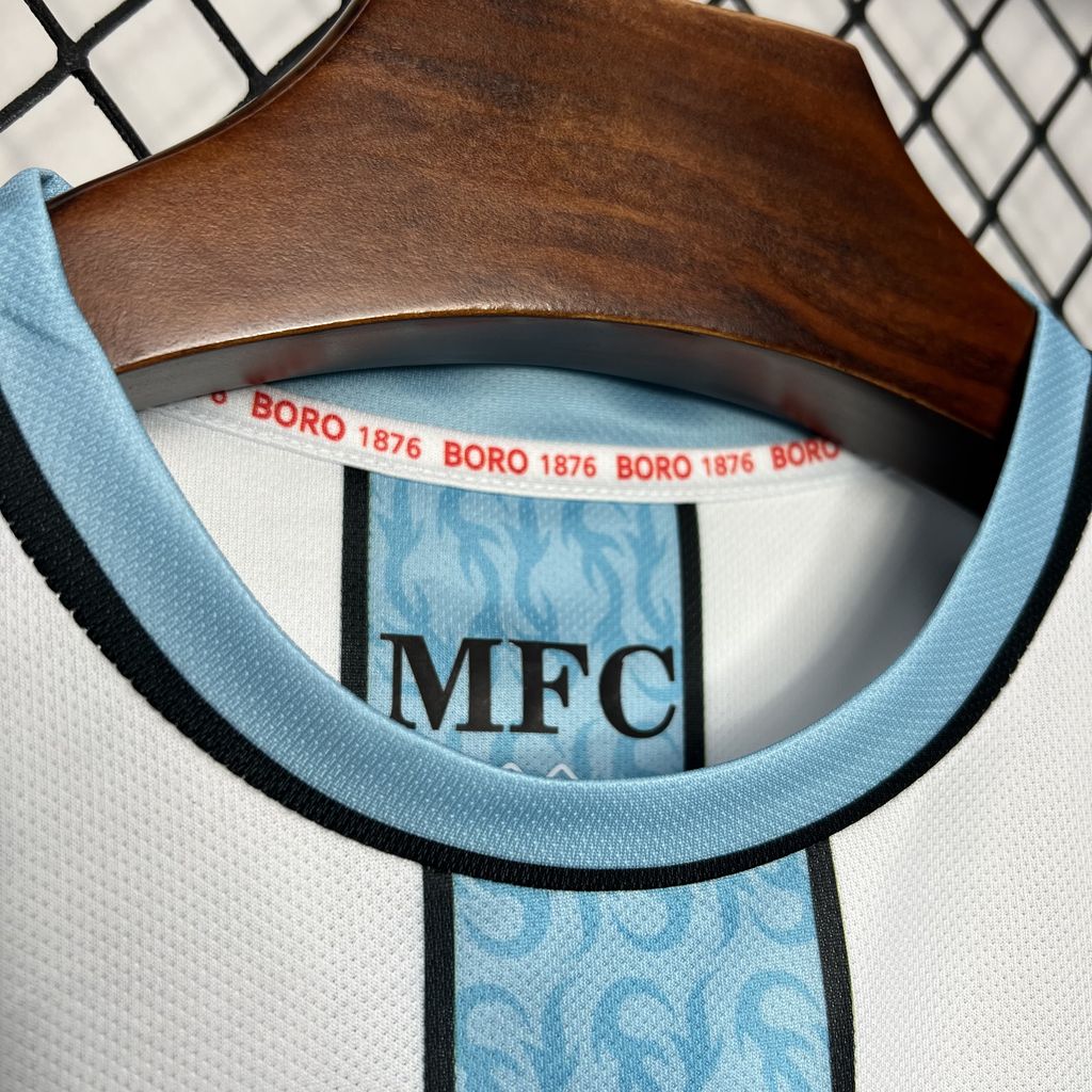 Middlesbrough maillot foot extérieur 2024 2025€14.99