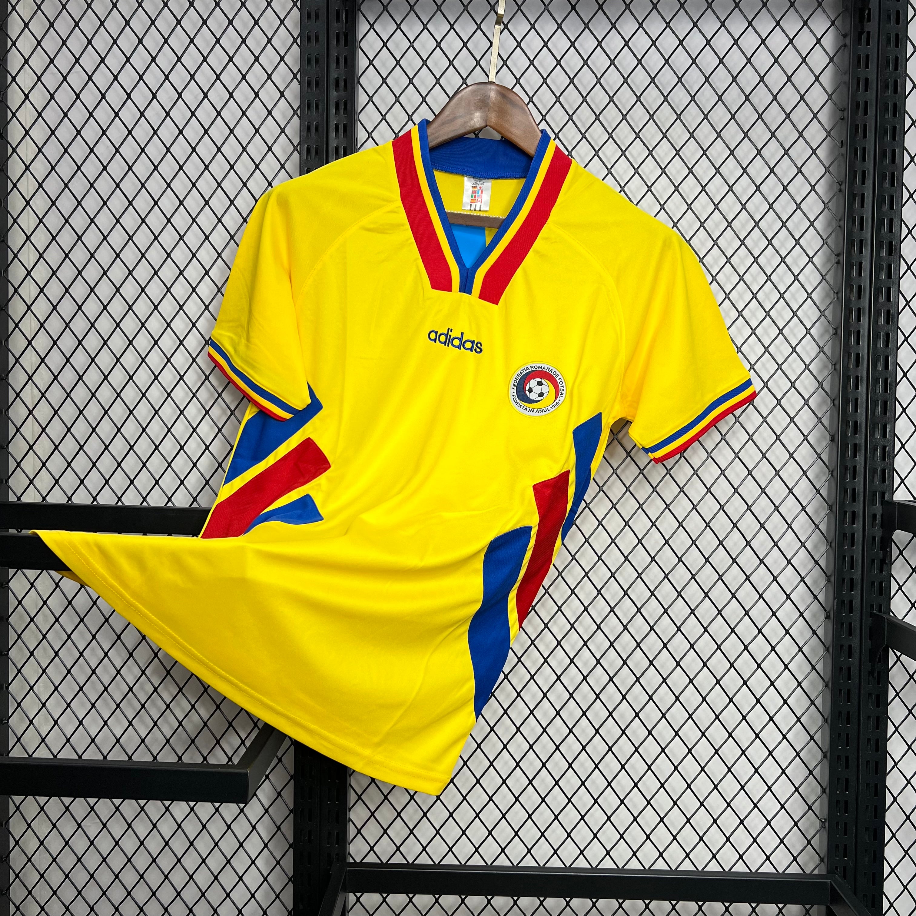 Roumanie maillot foot rétro 1994€19.99