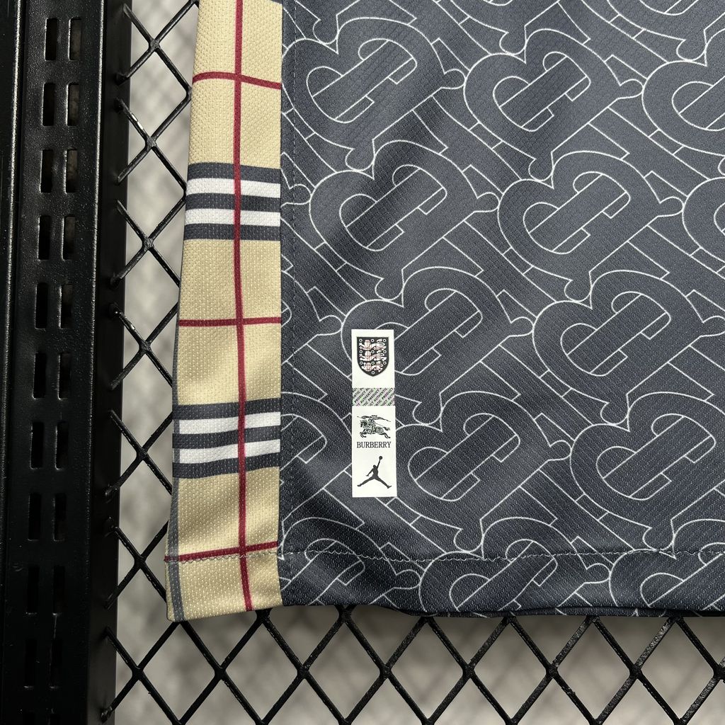 Angleterre maillot foot concept Burberry 2024 2025€14.99