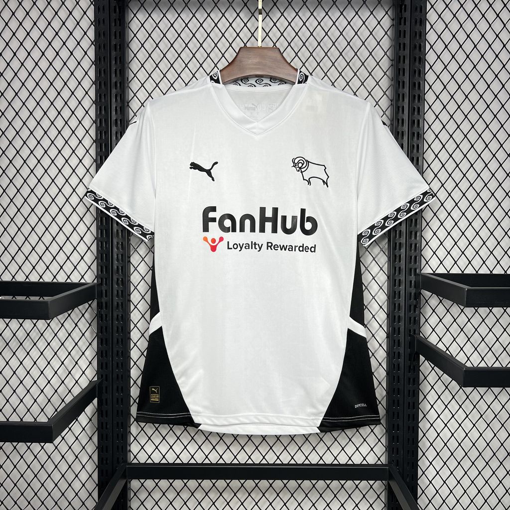 Derby County Maillot foot domicile 2024 2025€14.99