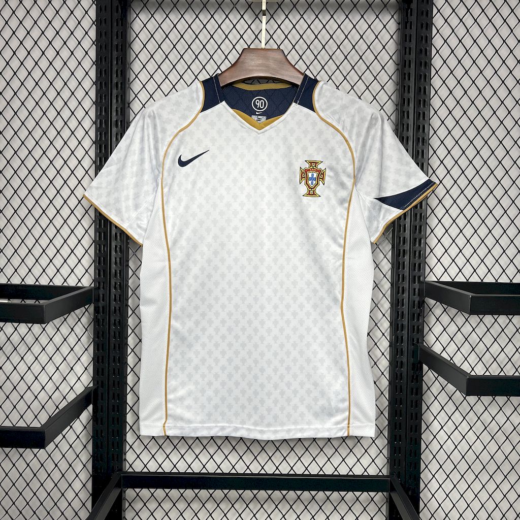 Portugal maillot foot rétro 2004 Retro