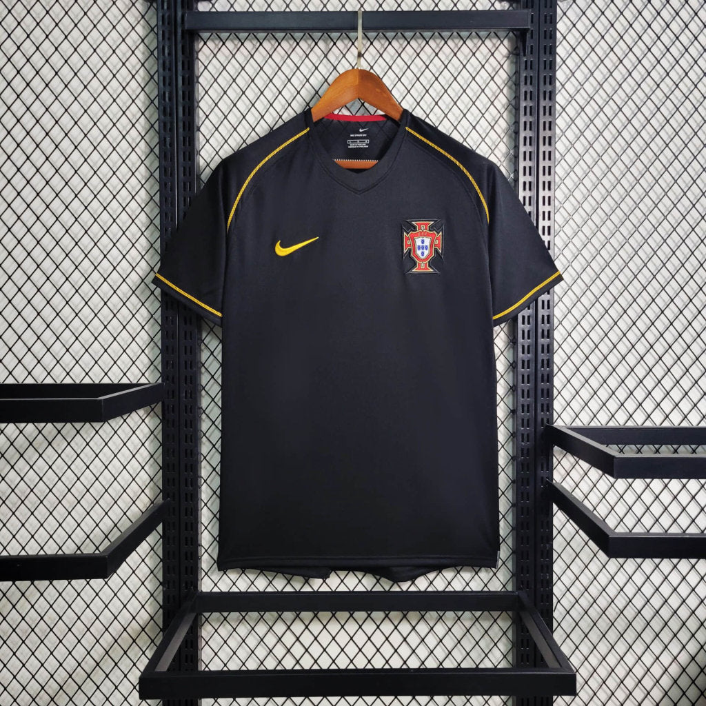 Portugal maillot foot Retro 2006 Domicile Ronaldo Noir€20.99