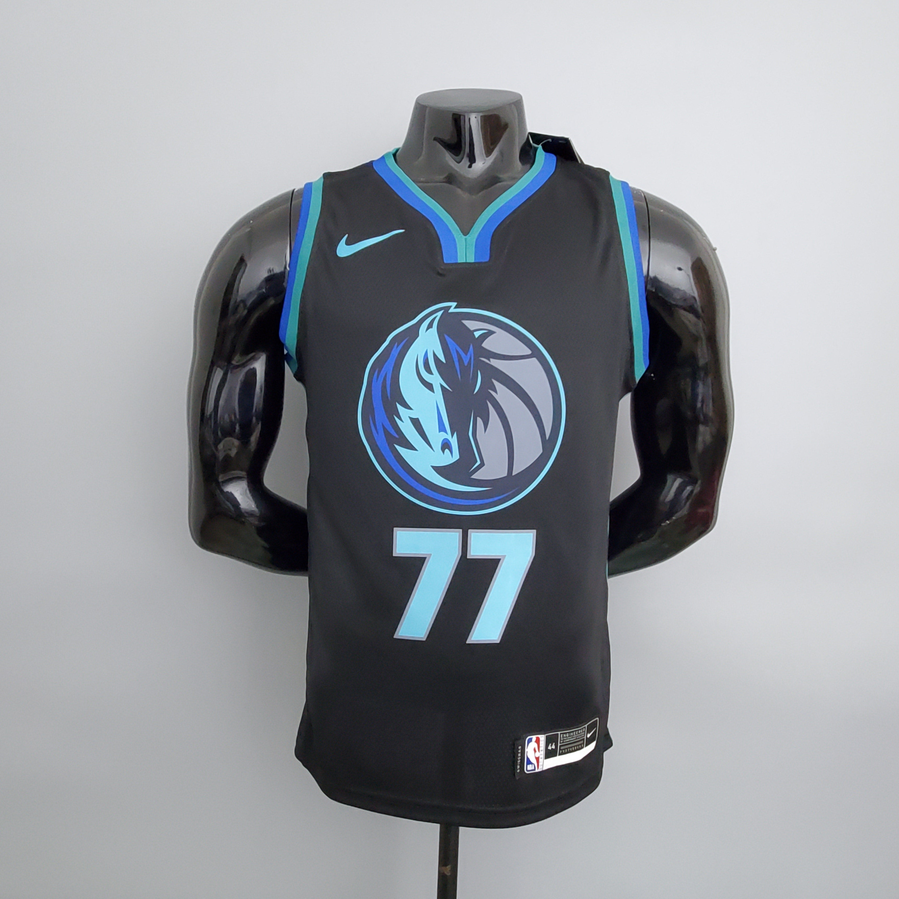 Maillot Dallas Mavericks 77 DONCIC NBA Basket€20.99