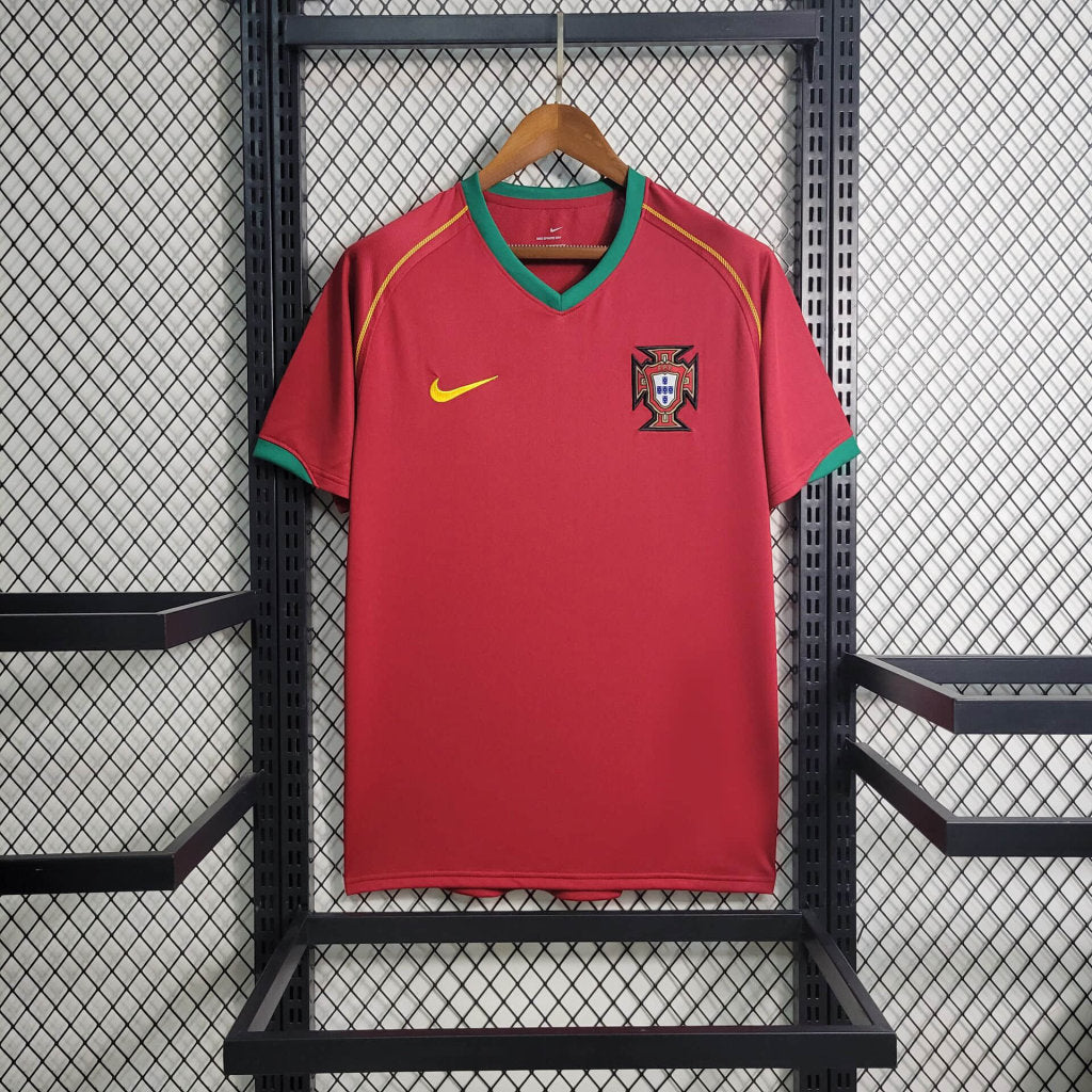 Portugal maillot foot Retro 2006 Domicile Ronaldo€20.99