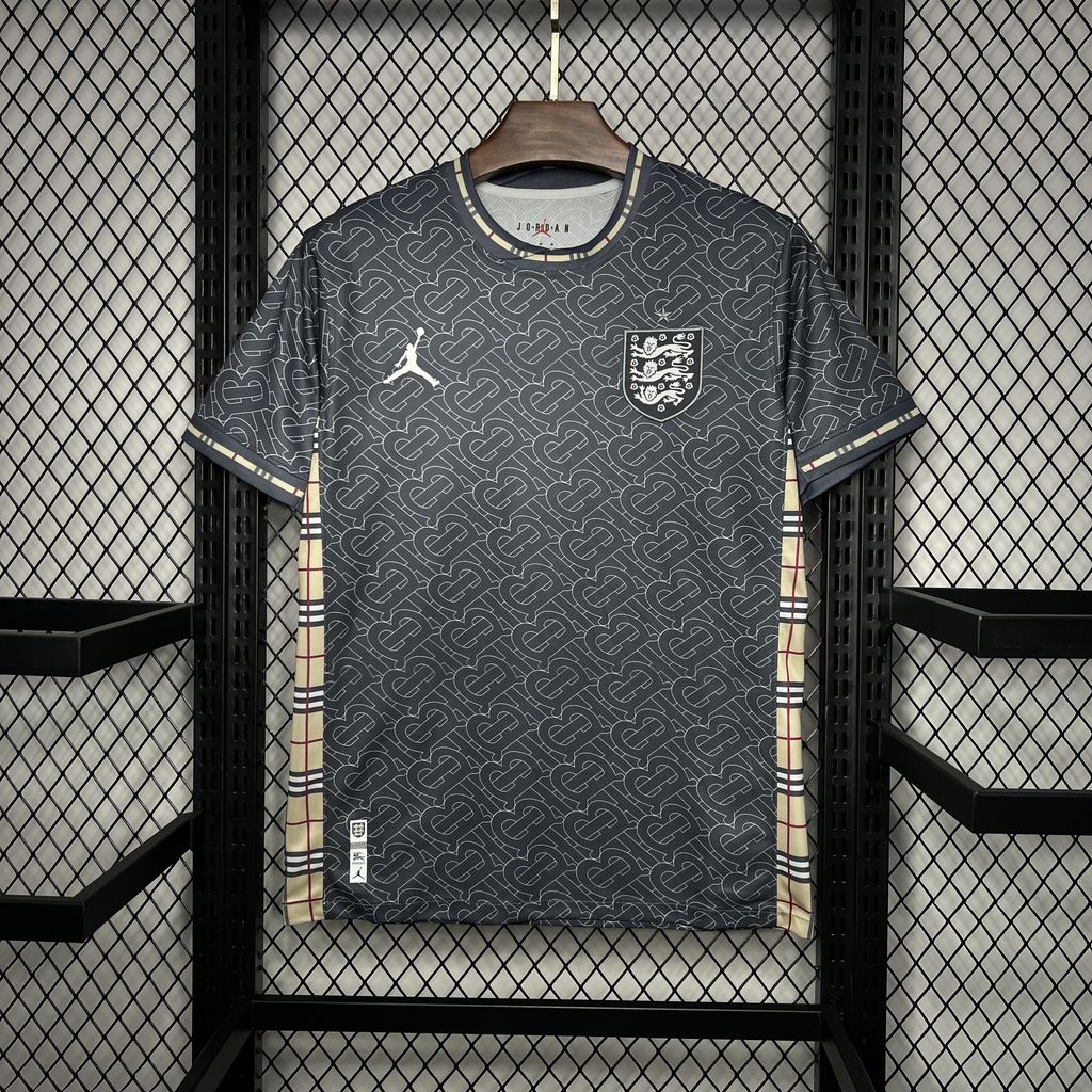 Angleterre maillot foot concept Burberry 2024 2025€14.99