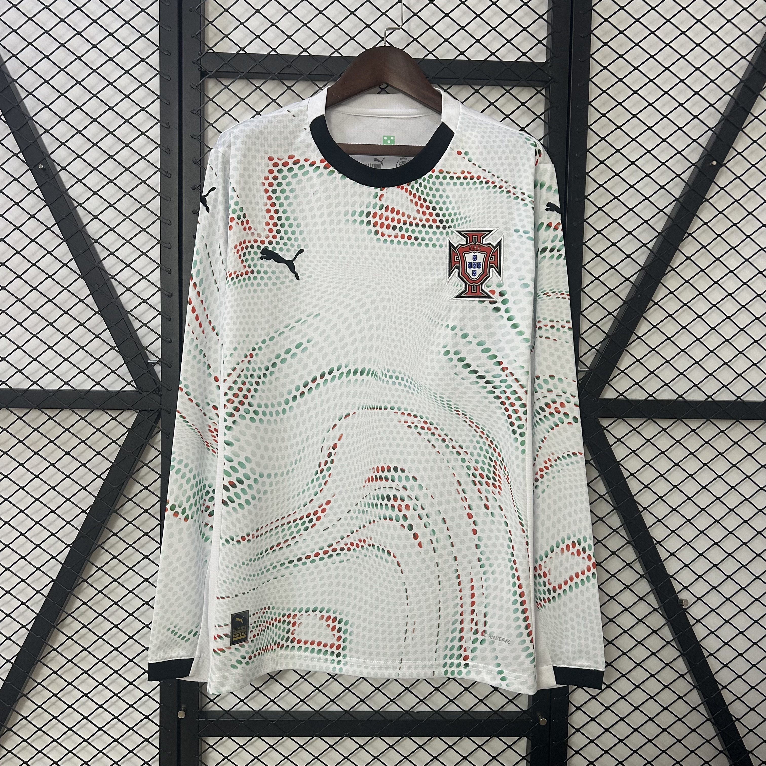 Portugal Maillot Foot 2025 2026 Manches Longues€38.99