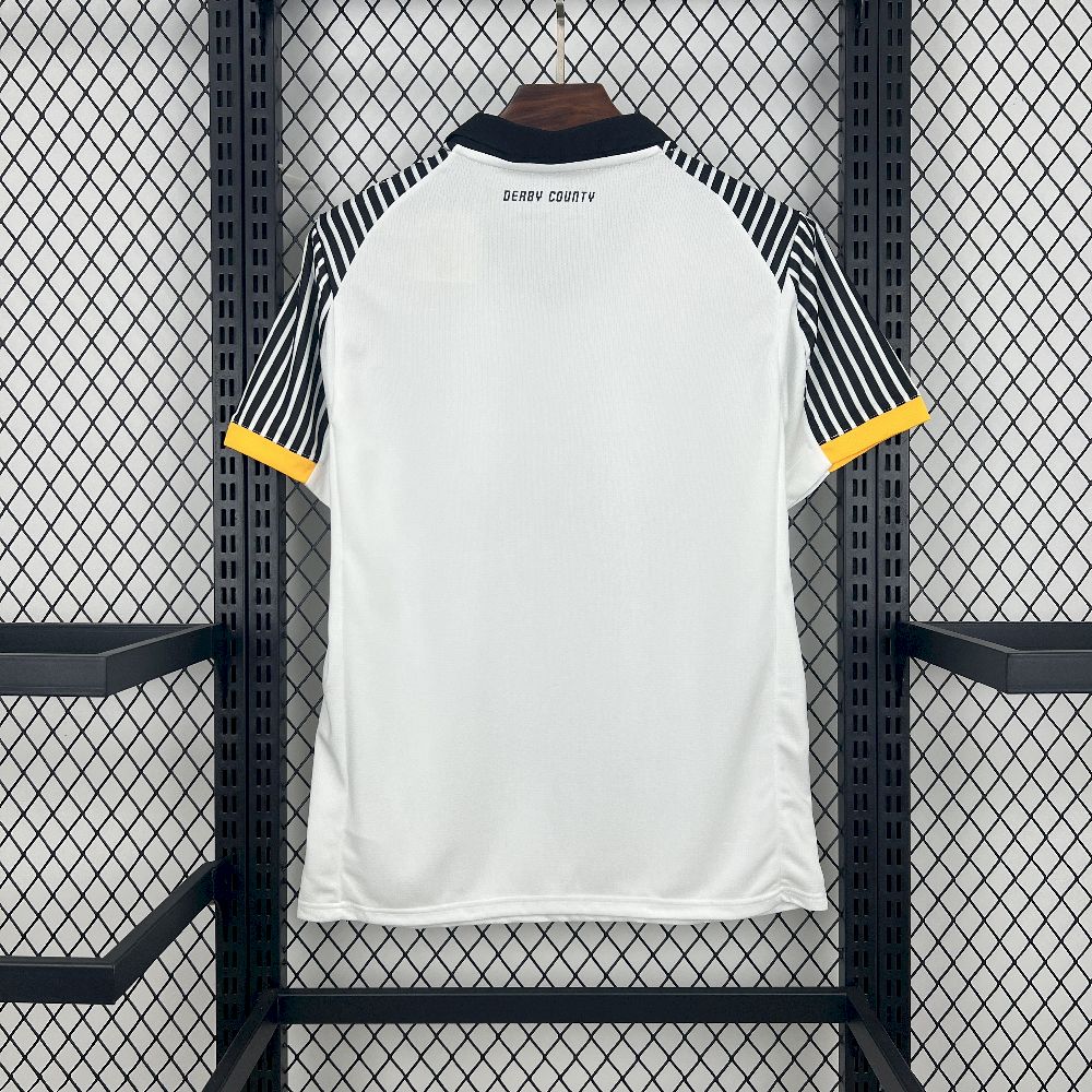 Derby County FC maillot foot domicile 2025 2026