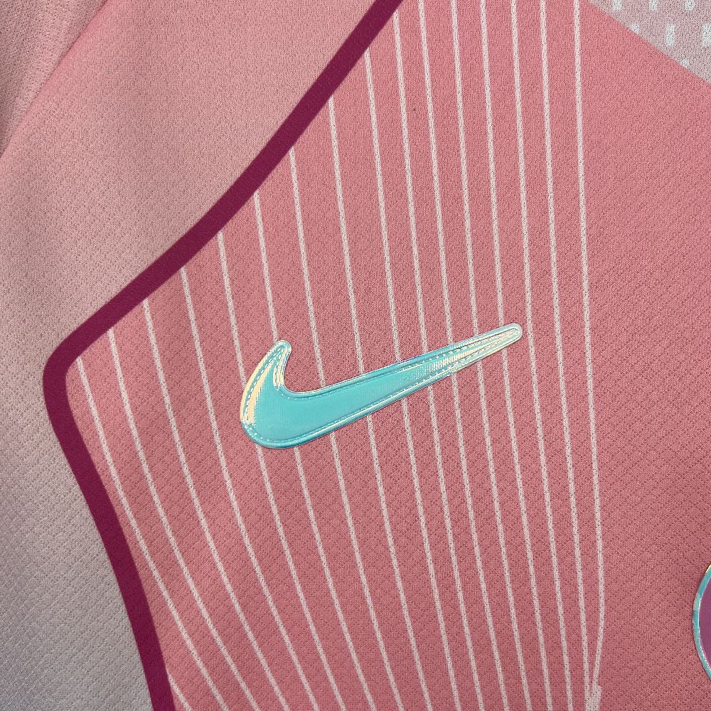 PSG Paris Saint Germain maillot foot concept rose 2025 2026