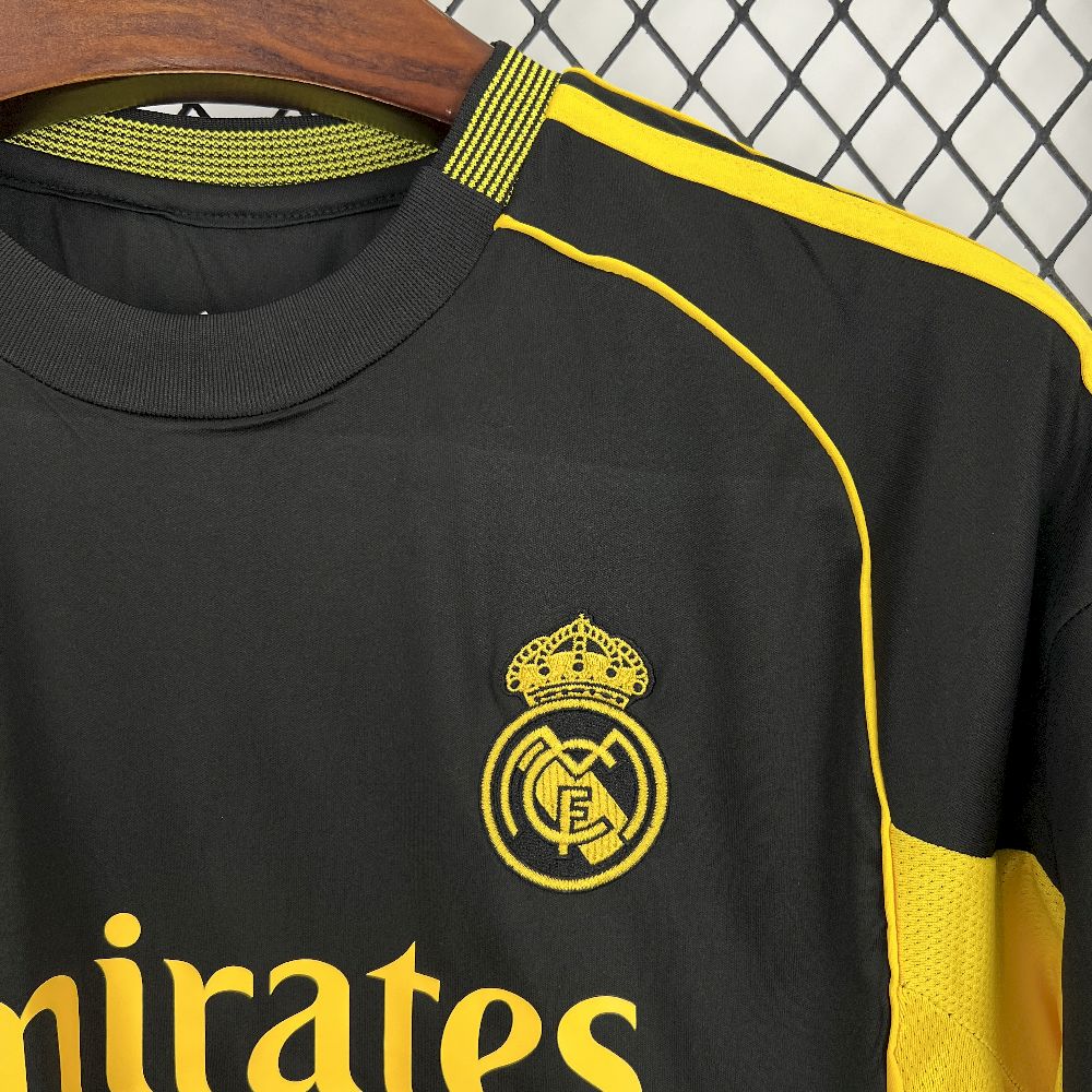 Real Madrid maillot foot 2025 2026€14.99