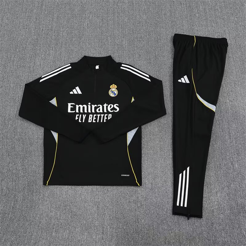 Real Madrid Survêtement / Training 2025 2026€39.99