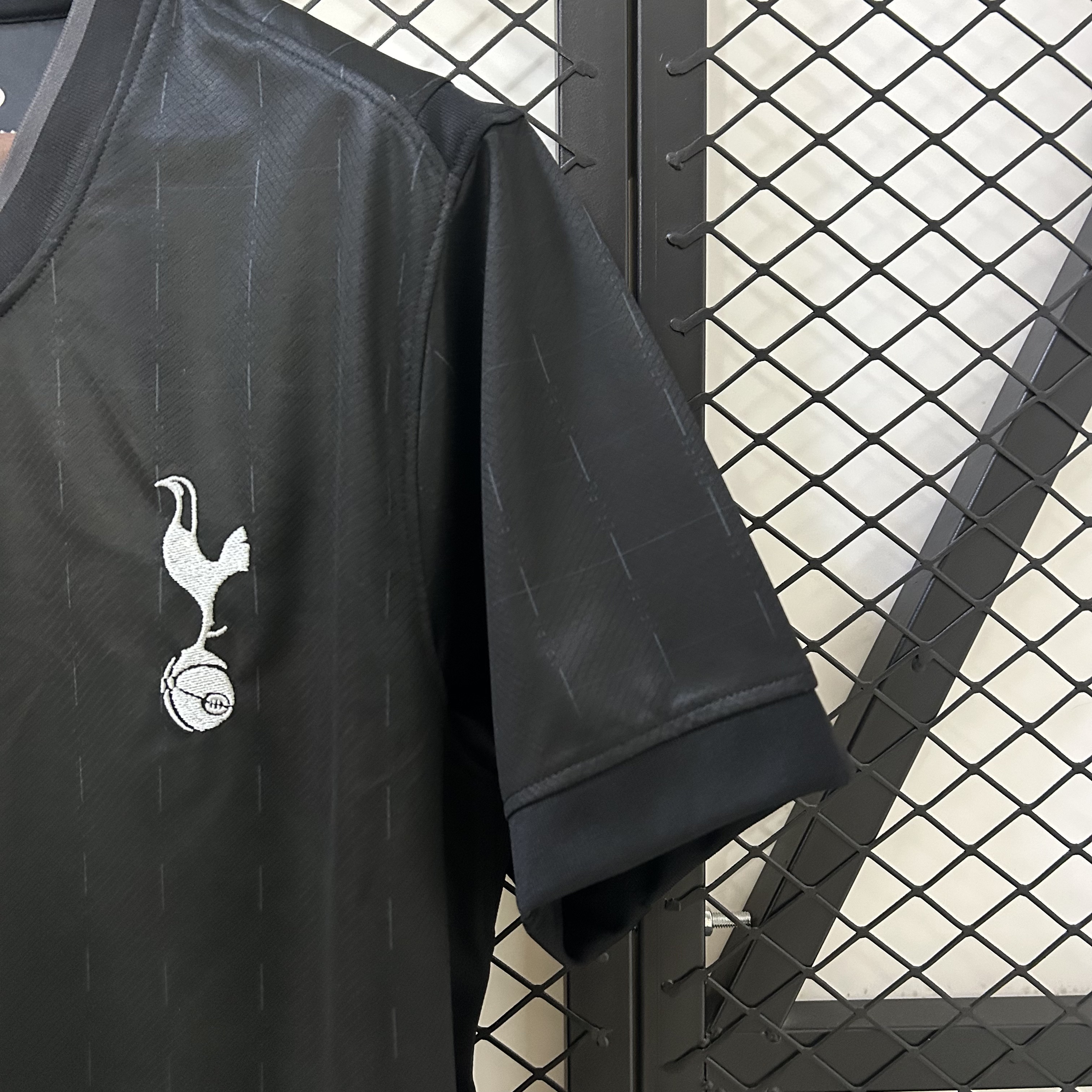 Tottenham maillot foot noir extérieur 2025 2026