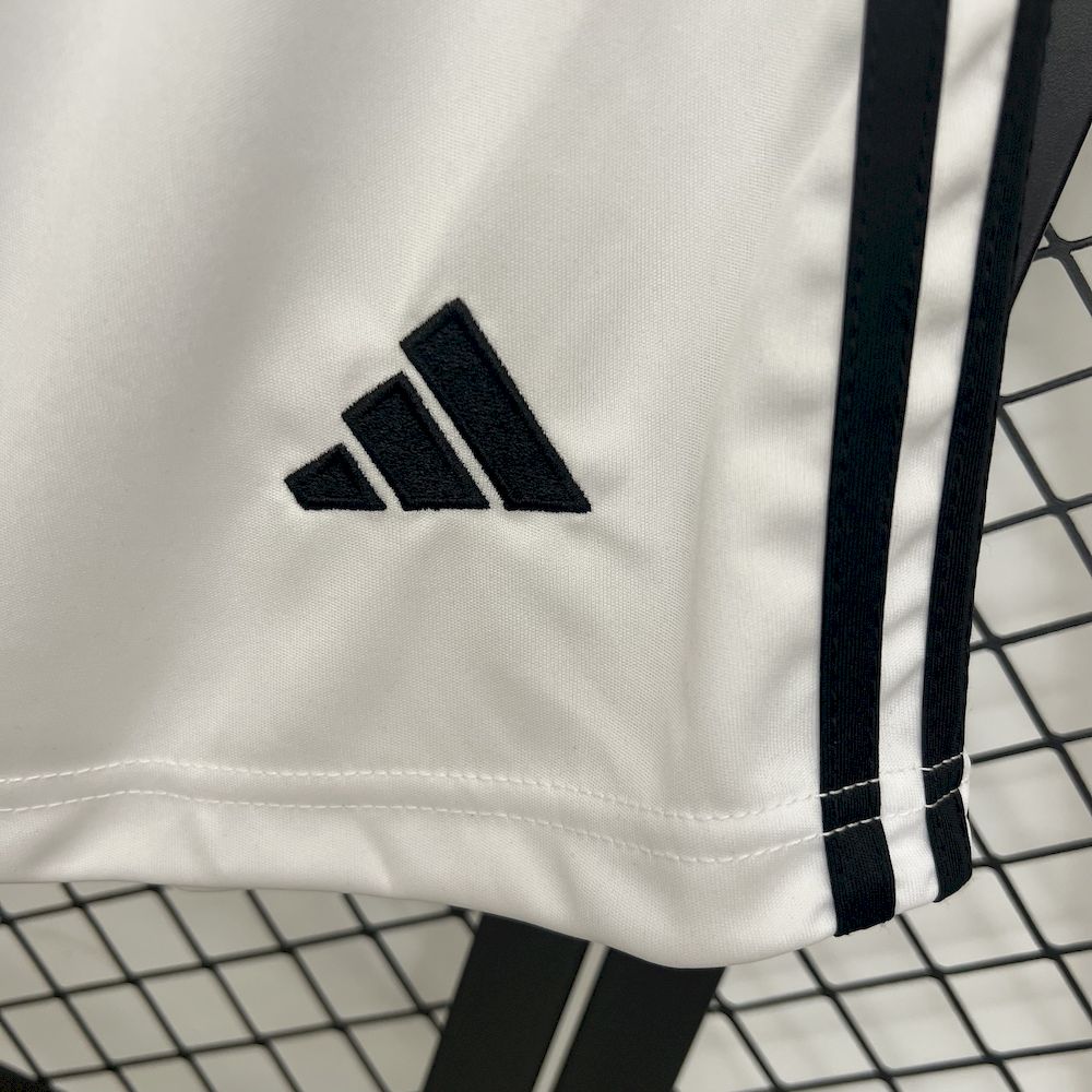 Short de Football Real Madrid 2025 2026