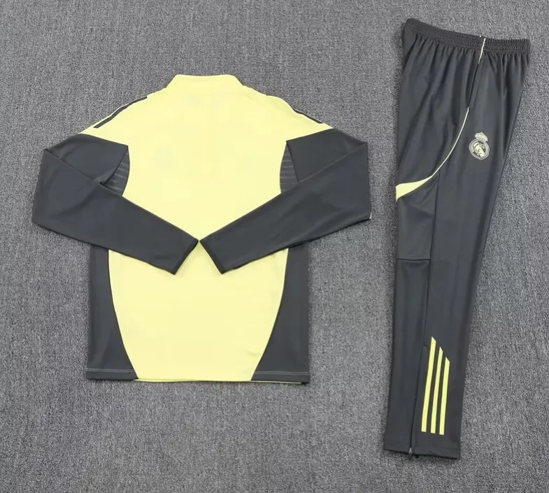 Real Madrid Survêtement / Training 2025 2026€39.99
