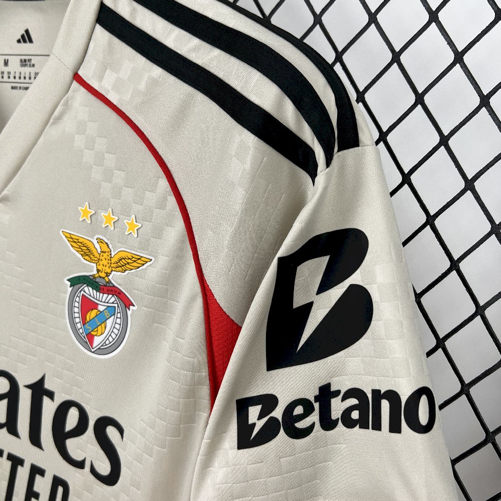 Benfica maillot foot extérieur 2025 2026