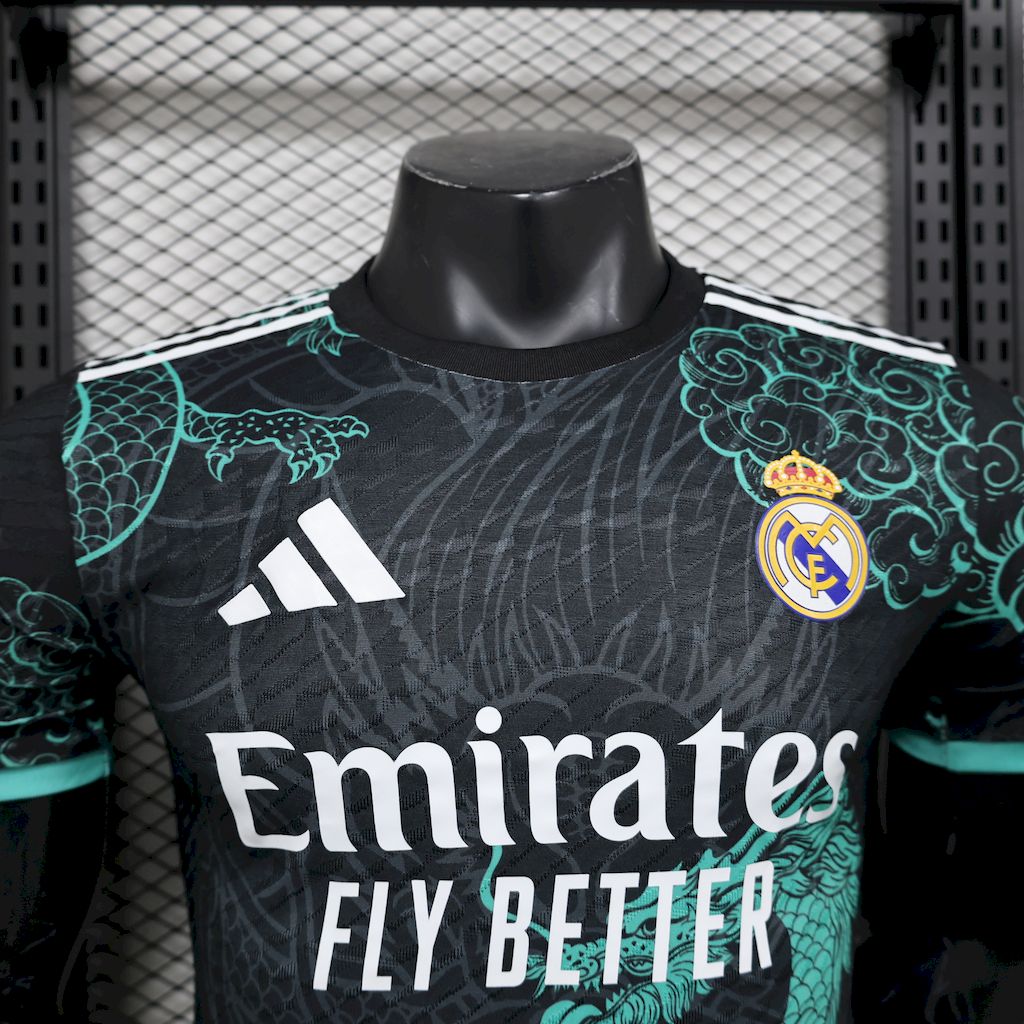 Real Madrid maillot foot concept 2025 2026