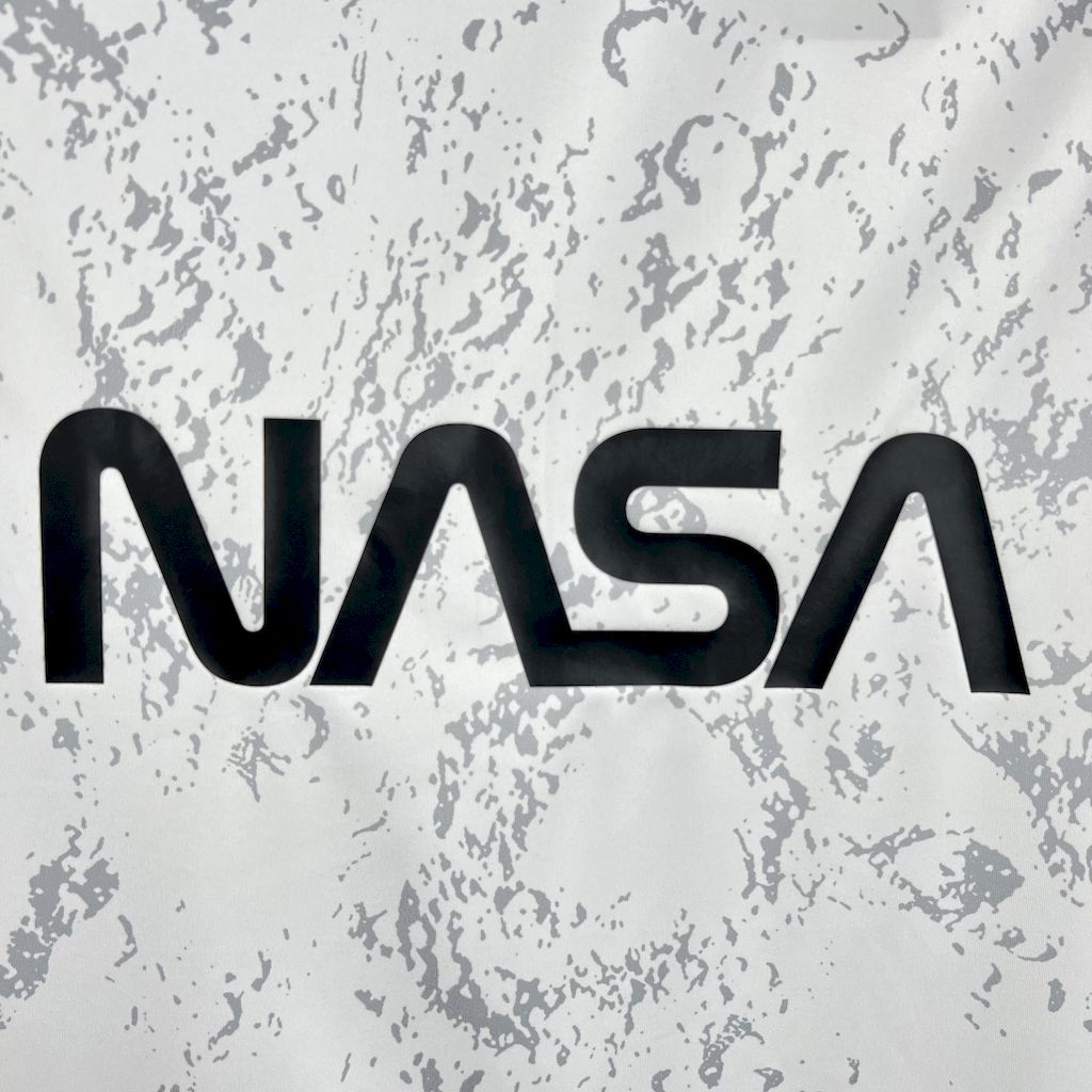 Juventus maillot foot NASA 2024 2025
