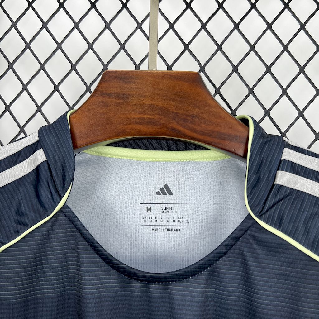 Maillo Foot  Real Madrid 2025 2026 Manches Longues€38.99