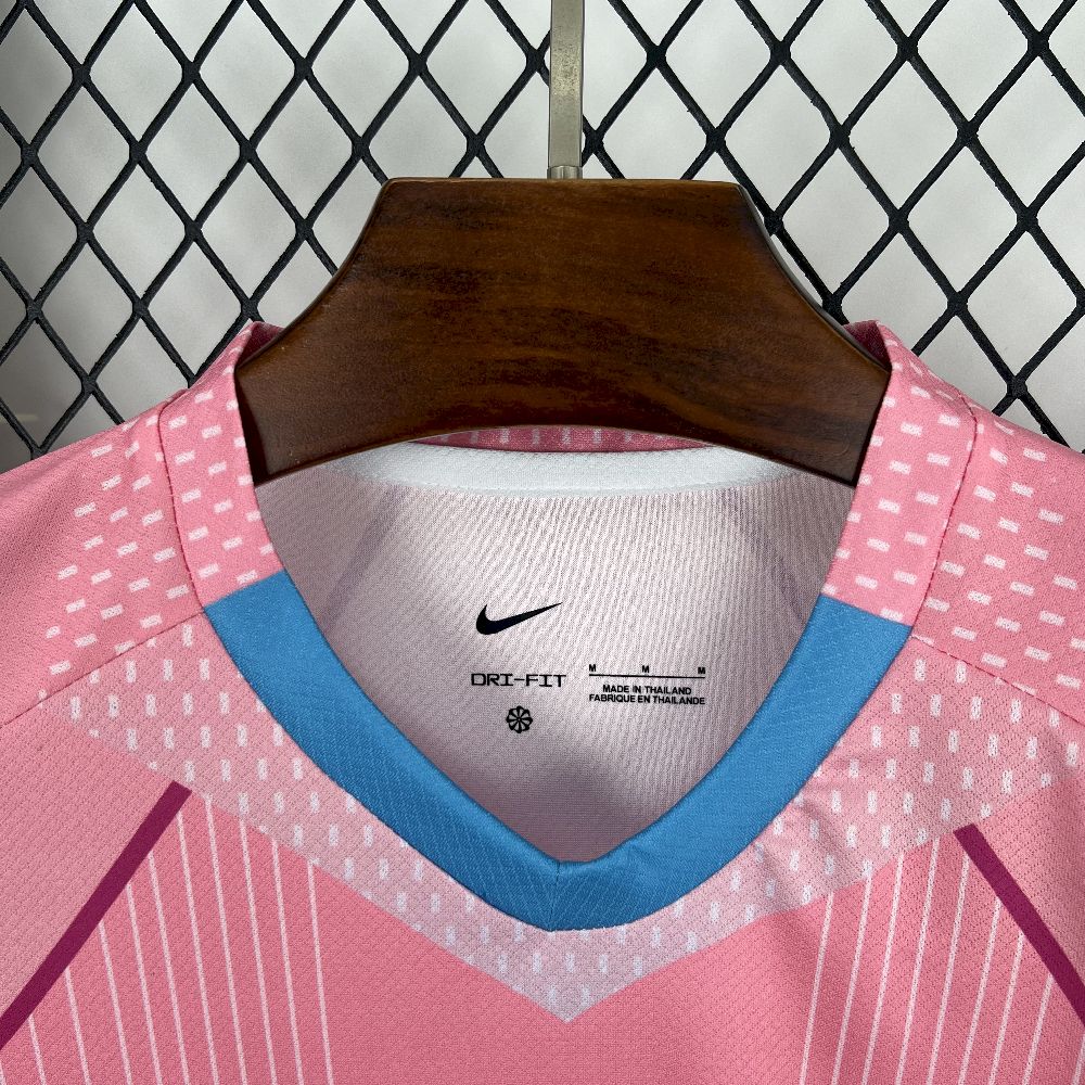 PSG Paris Saint Germain maillot foot concept rose 2025 2026