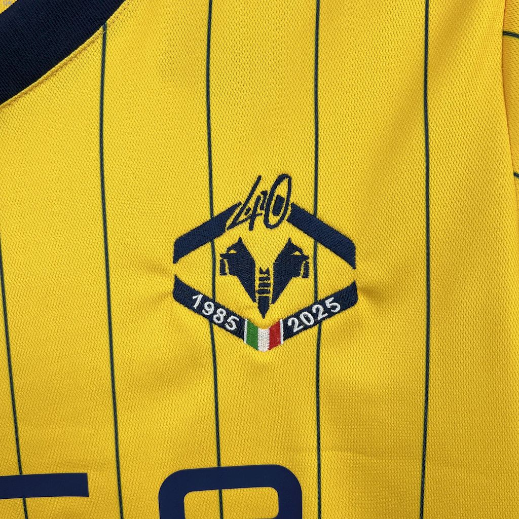 Hellas Verona maillot foot 120 ans 2025 2026