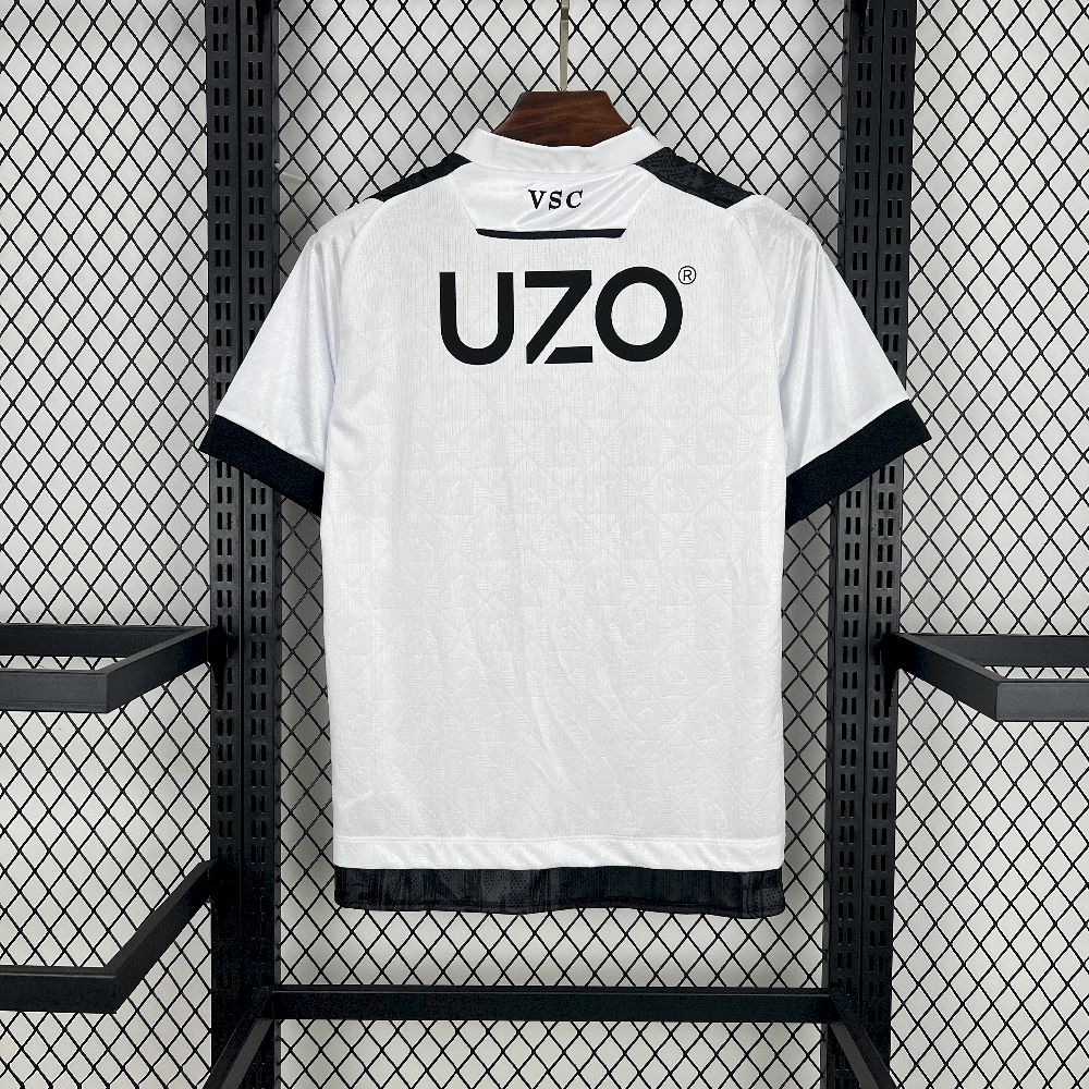 Vitoria de Guimaraes maillot foot domicile 2025 2026