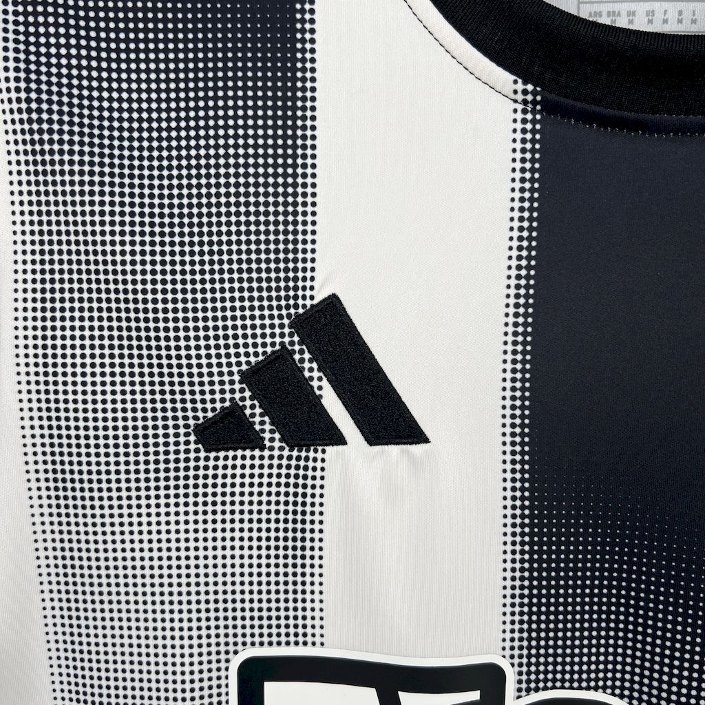 Newcastle maillot foot domicile 2025 2026