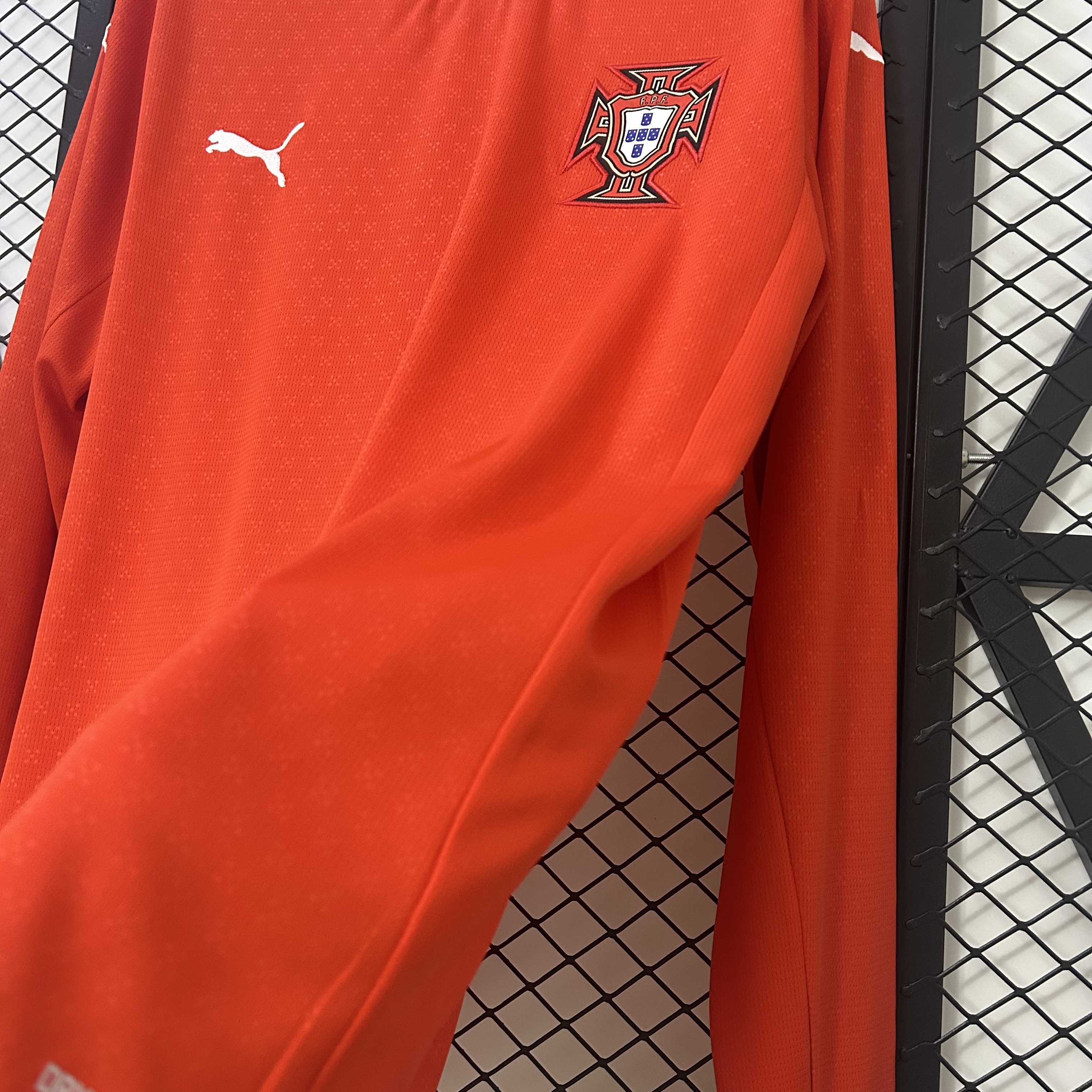 Portugal Maillot Foot 2025 2026 Manches Longues€38.99