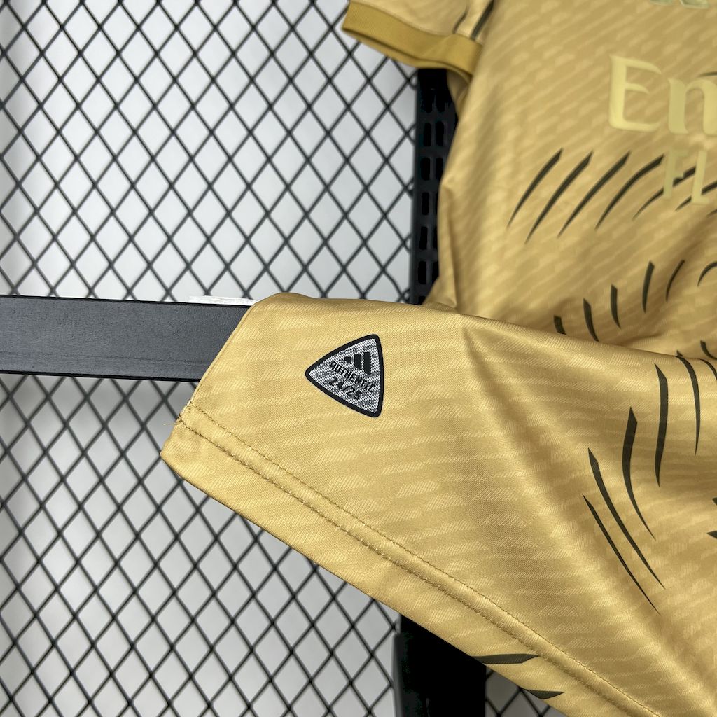 Real Madrid maillot foot or doré entraînement 2025 2026