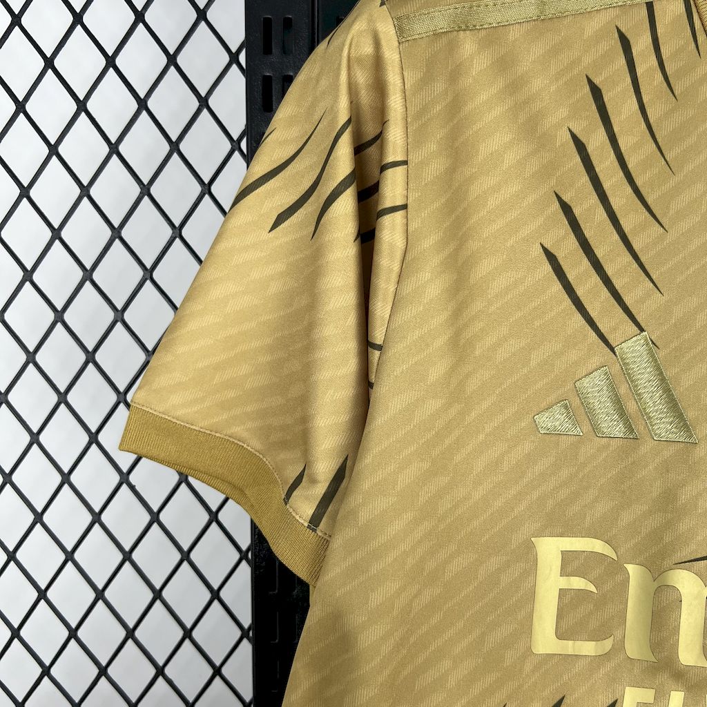 Real Madrid maillot foot or doré entraînement 2025 2026