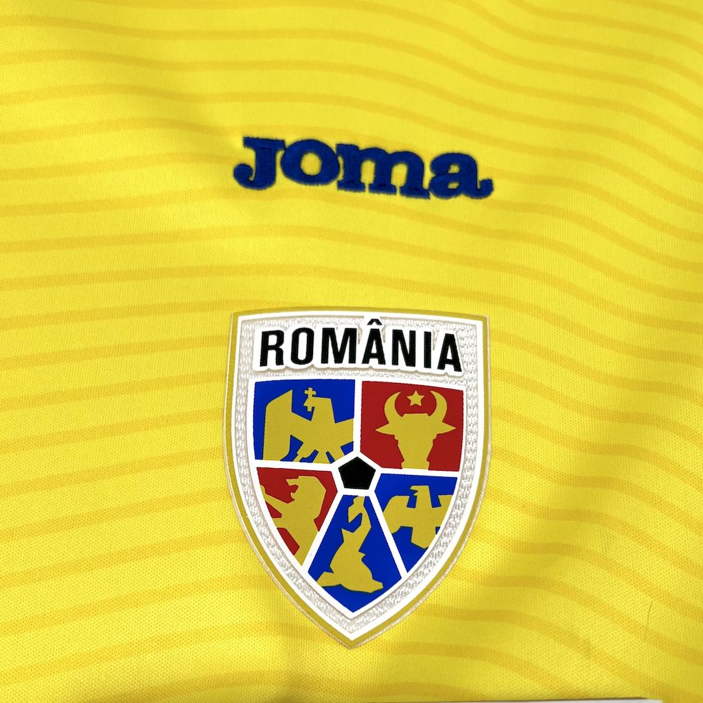 Roumanie maillot foot domicile 2025 2026