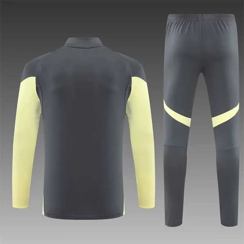 Real Madrid Survêtement / Training 2025 2026€39.99