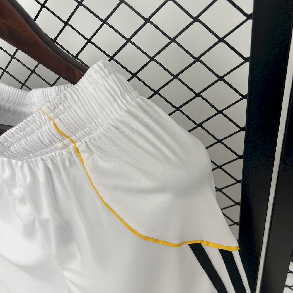Short de Football Real Madrid 2025 2026