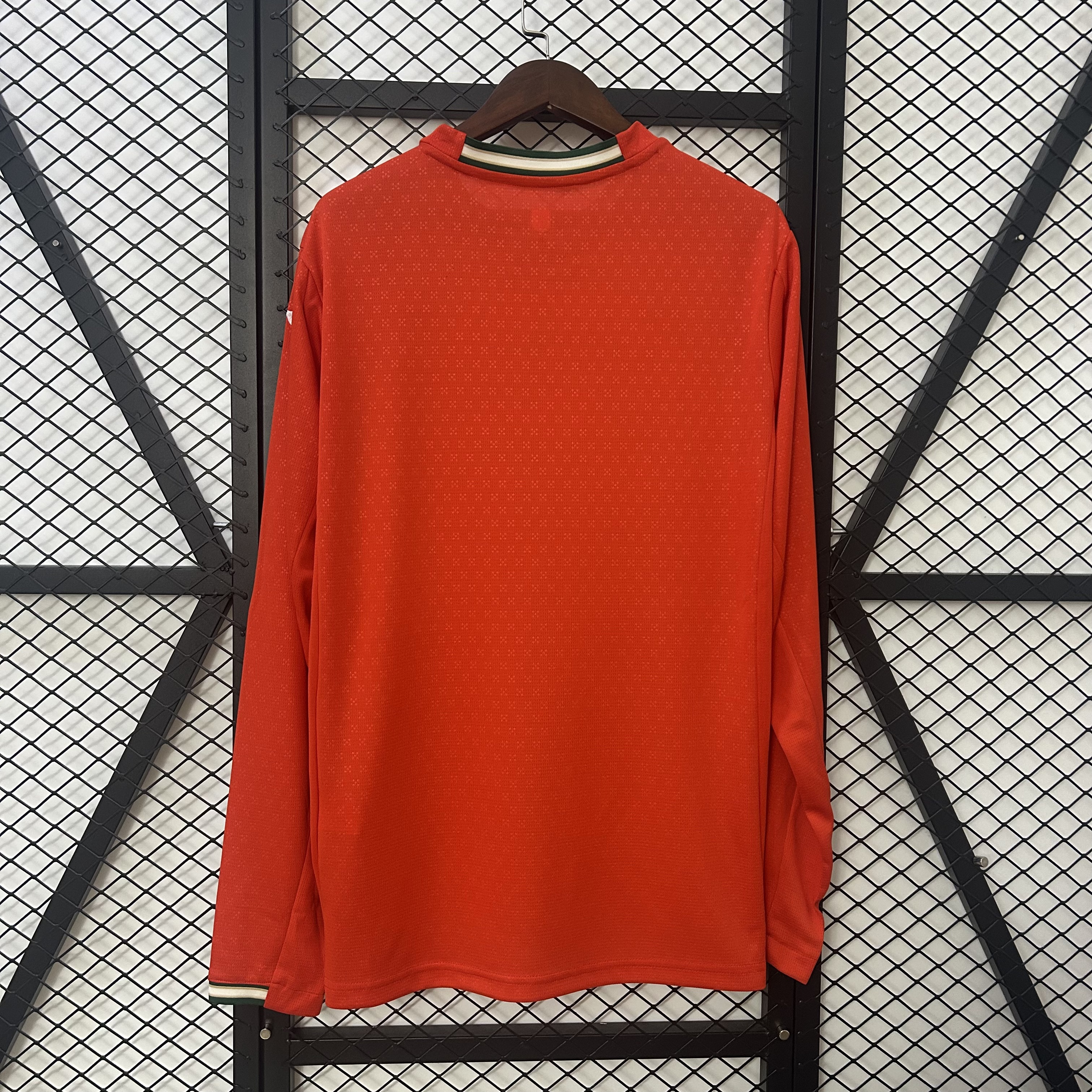 Portugal Maillot Foot 2025 2026 Manches Longues€38.99