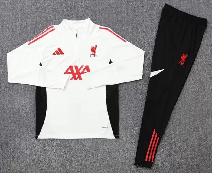 Liverpool Survêtement / Training 2025 2026€39.99