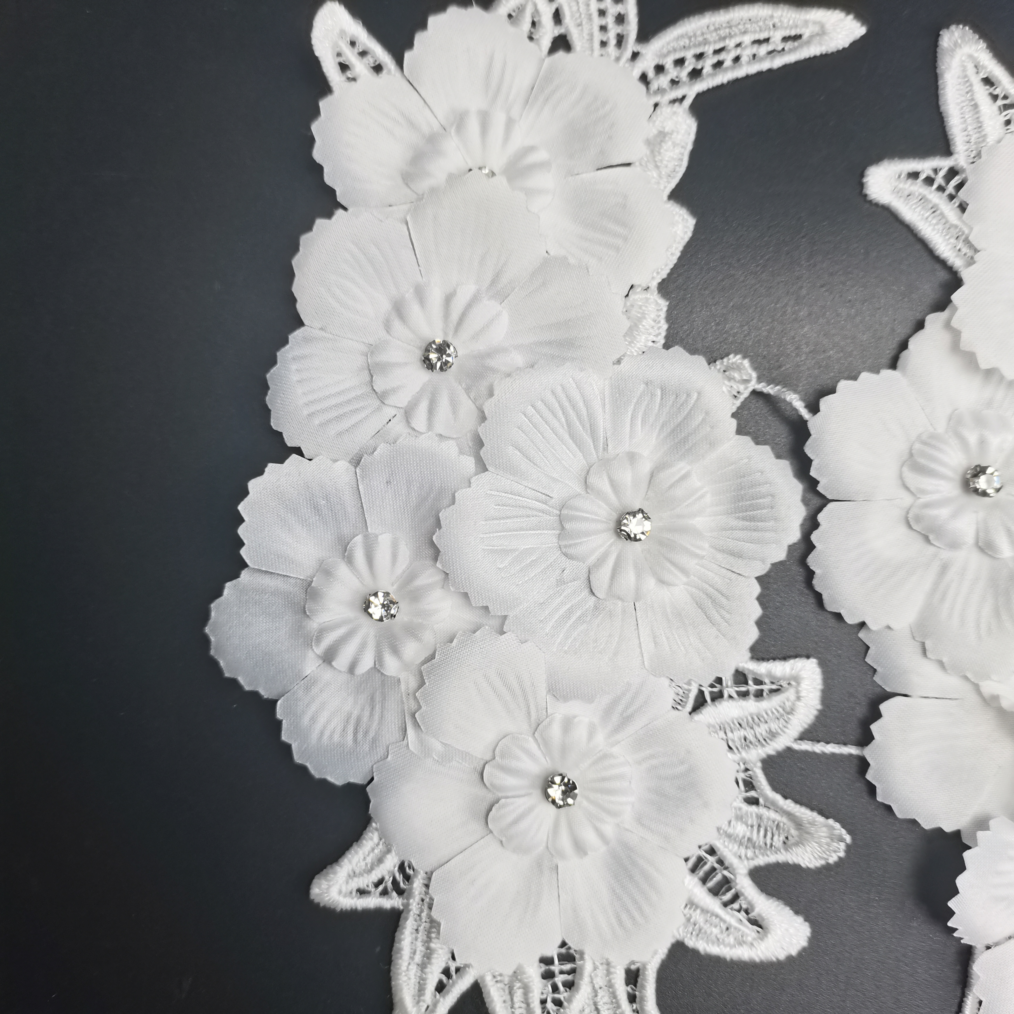 1 mirror pair Rhinestones lace Appliques White 3D Wedding Lace Flowers Embroidered Dress Lace Motifs Venise Lace DA914