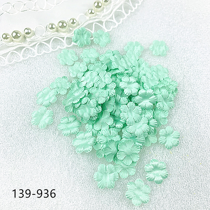 200pcs 17mm Artificial Flower Petals Mini Rose Petal Fake Flower for Wedding Homedecor DIY Scrapbook Card Craft satin Flower Applique 139#