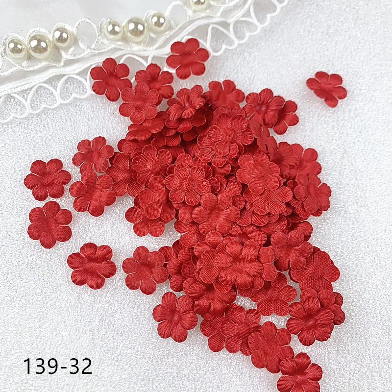 200pcs 17mm Artificial Flower Petals Mini Rose Petal Fake Flower for Wedding Homedecor DIY Scrapbook Card Craft satin Flower Applique 139#