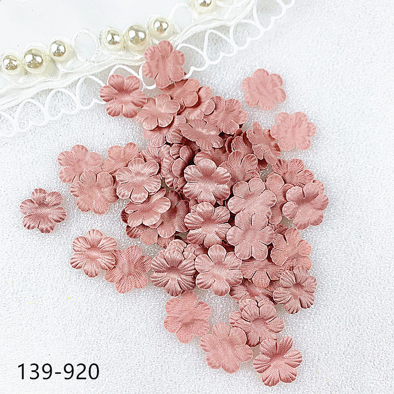 200pcs 17mm Artificial Flower Petals Mini Rose Petal Fake Flower for Wedding Homedecor DIY Scrapbook Card Craft satin Flower Applique 139#