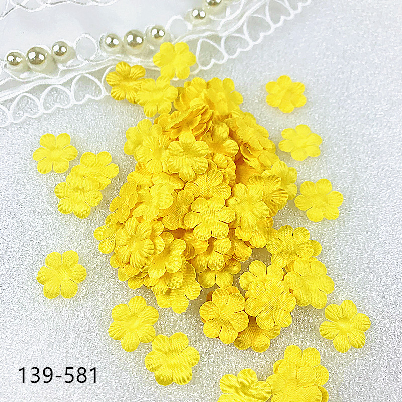 200pcs 17mm Artificial Flower Petals Mini Rose Petal Fake Flower for Wedding Homedecor DIY Scrapbook Card Craft satin Flower Applique 139#
