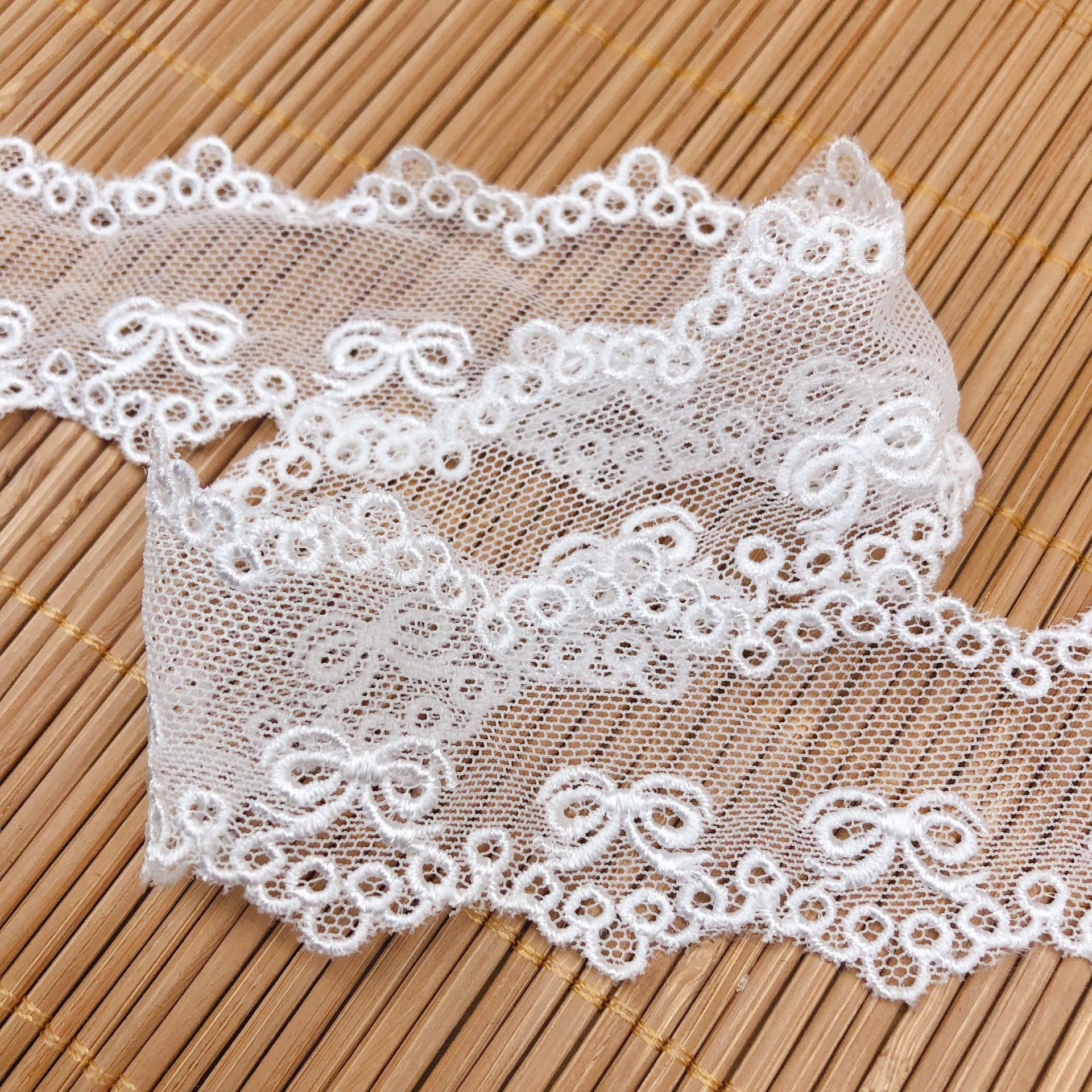 Width 3.9cm white Polyester Cotton Embroidered Mesh tulle Lace trim Fabric for Garments bridal dress underwear WB26