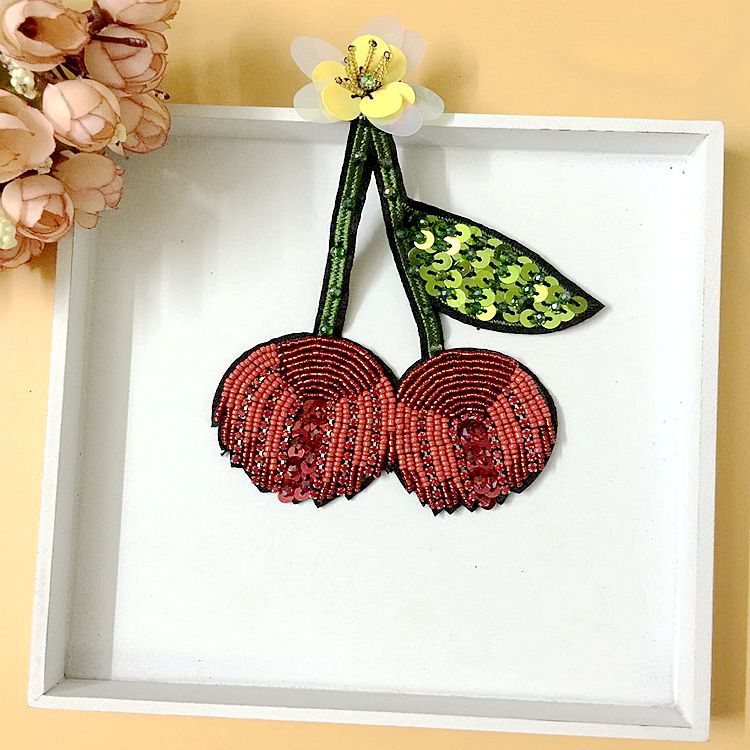 5PCS  Spot heavy crystal cherry bee cloth patch handmade beaded sequin patch bag clothing accessories ZA34