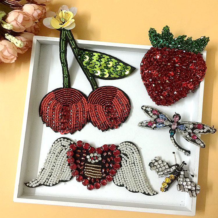 5PCS  Spot heavy crystal cherry bee cloth patch handmade beaded sequin patch bag clothing accessories ZA34