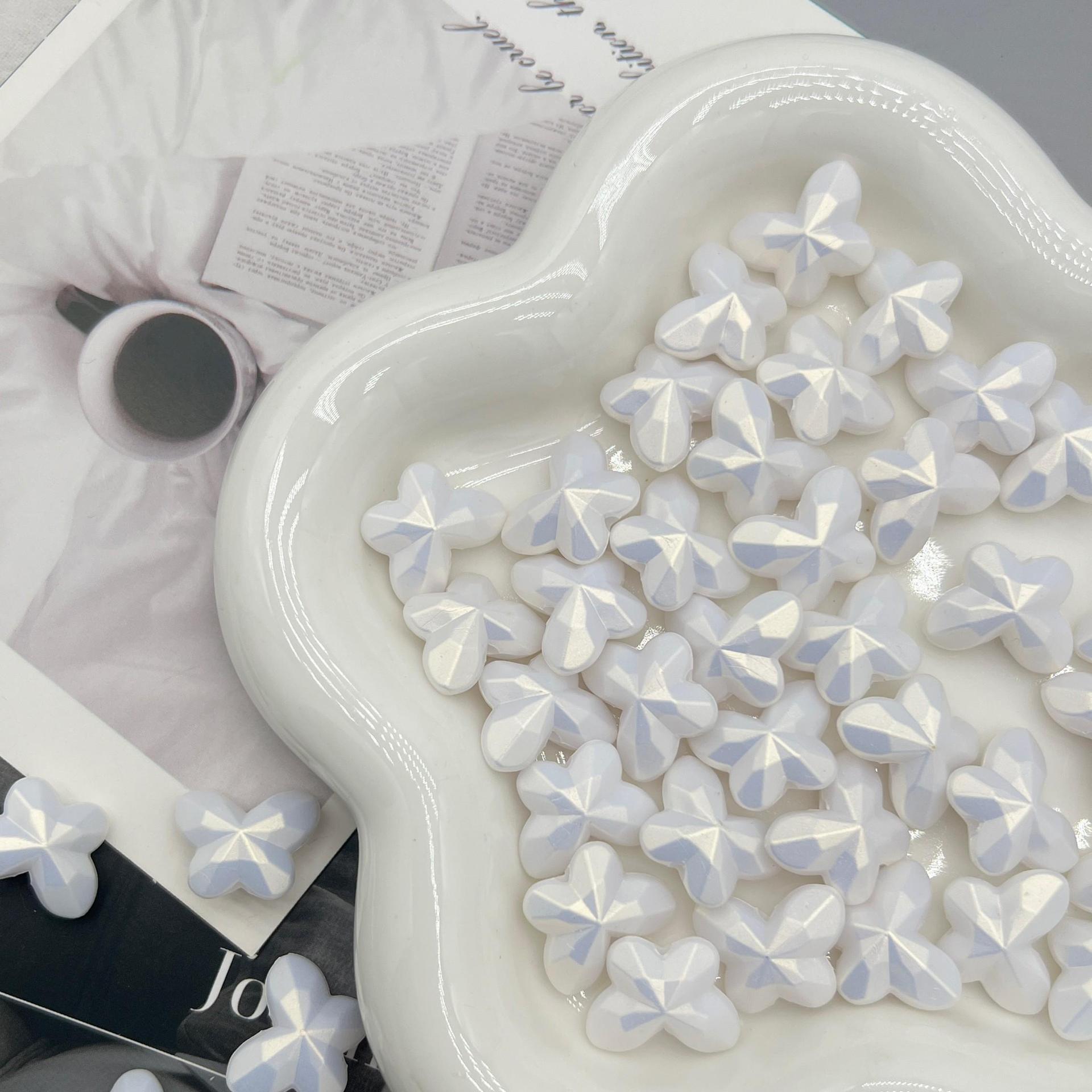 200g  18mm magic gold three-dimensional straight hole butterfly handmade DIY necklace bracelet mobile phone pendant ornament beaded material HW16