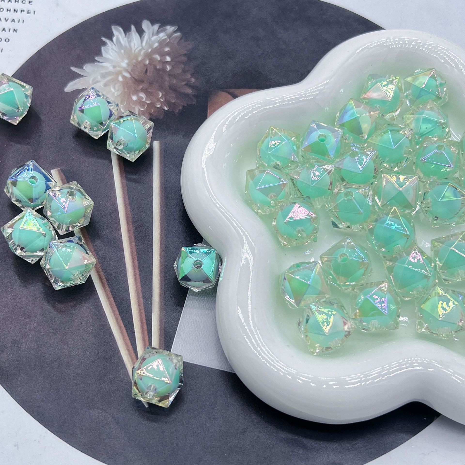 200 pieces/pack   UV colored diamond square colorful straight hole beads medium beads acrylic loose beads handmade DIY mobile phone chain beads material HW08