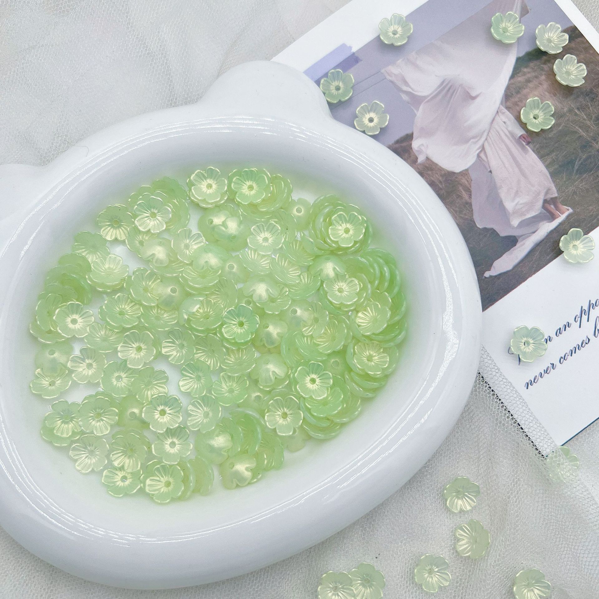 200g New style of magic gold small flower support five petals hand-beaded DIY bouquet flower support accessories material decorative pendant HW27