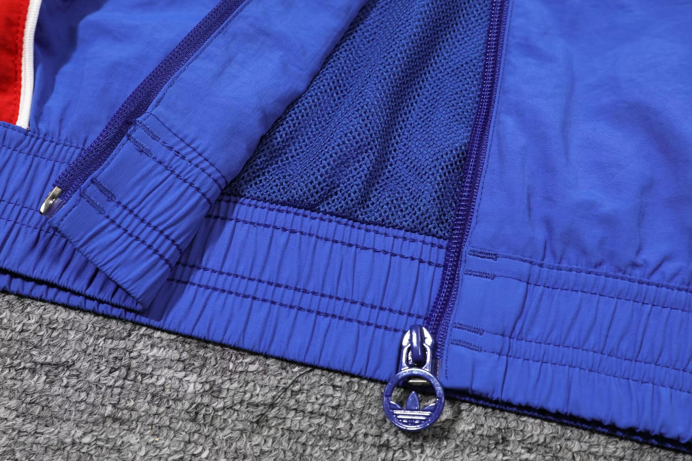 24/25 Bayern Red Trench coat suit