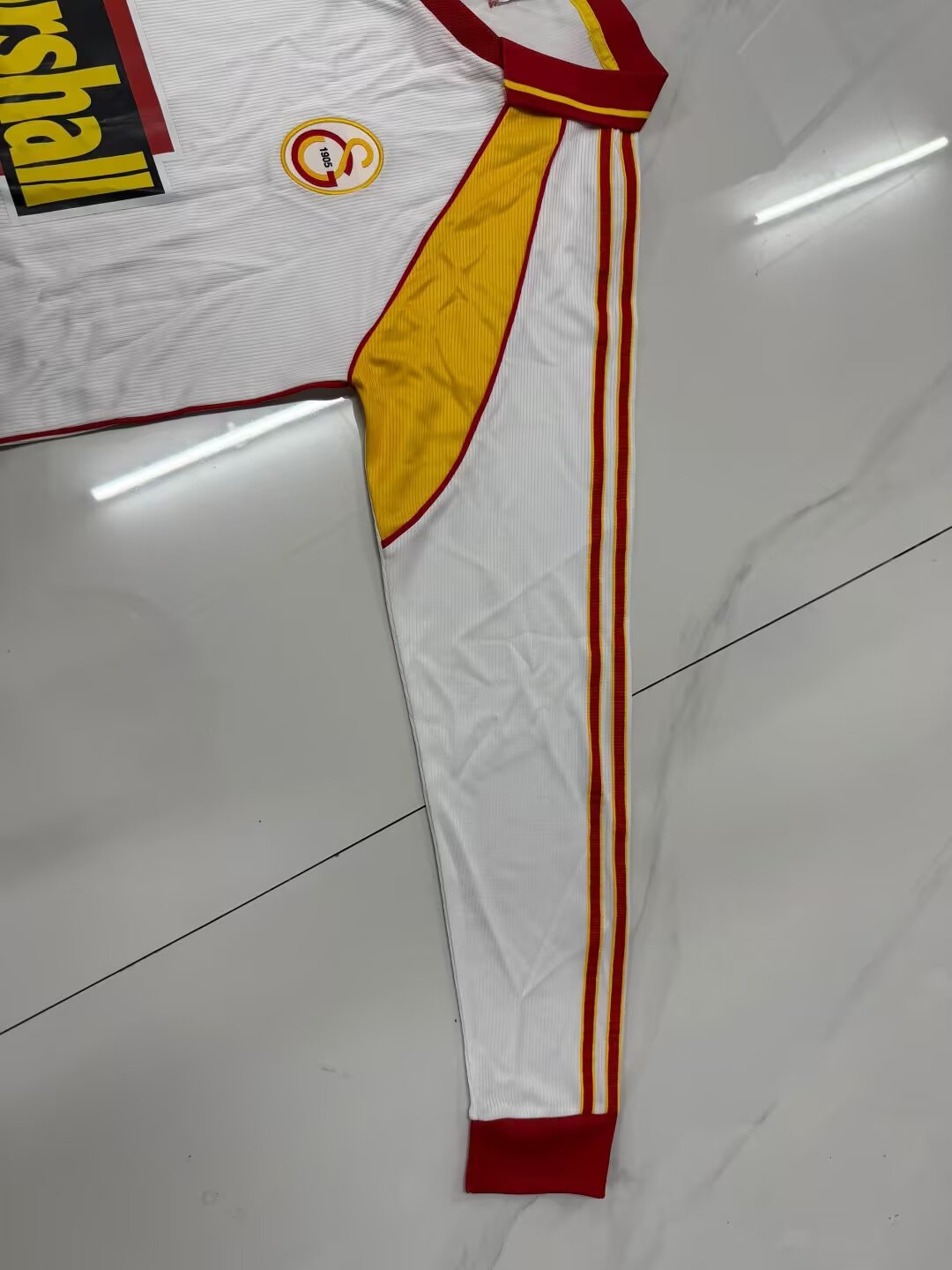 1999-2000 Galatasaray Away Long Sleeve Retro Soccer Jersey (长袖)