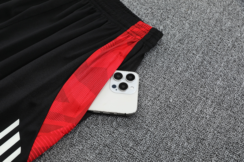 25-26 Man Utd Black Training Short Suit