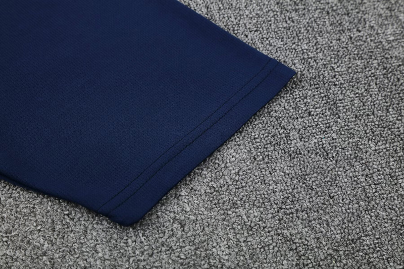 25-26  Man Utd Royal blue Polo Tracksuit