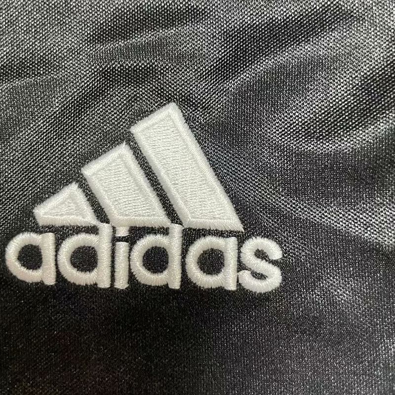 2004-2005 RMA Away Black Retro Soccer Jersey